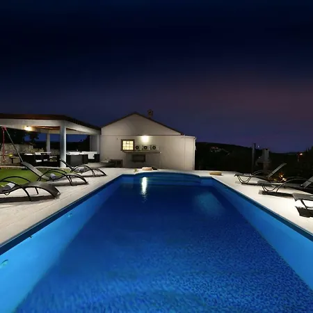 Elder Zadarvillas Villa *