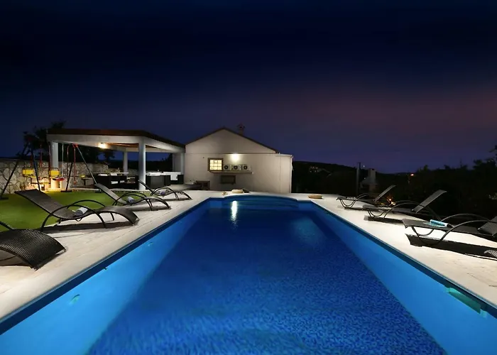 Elder Zadarvillas Villa *